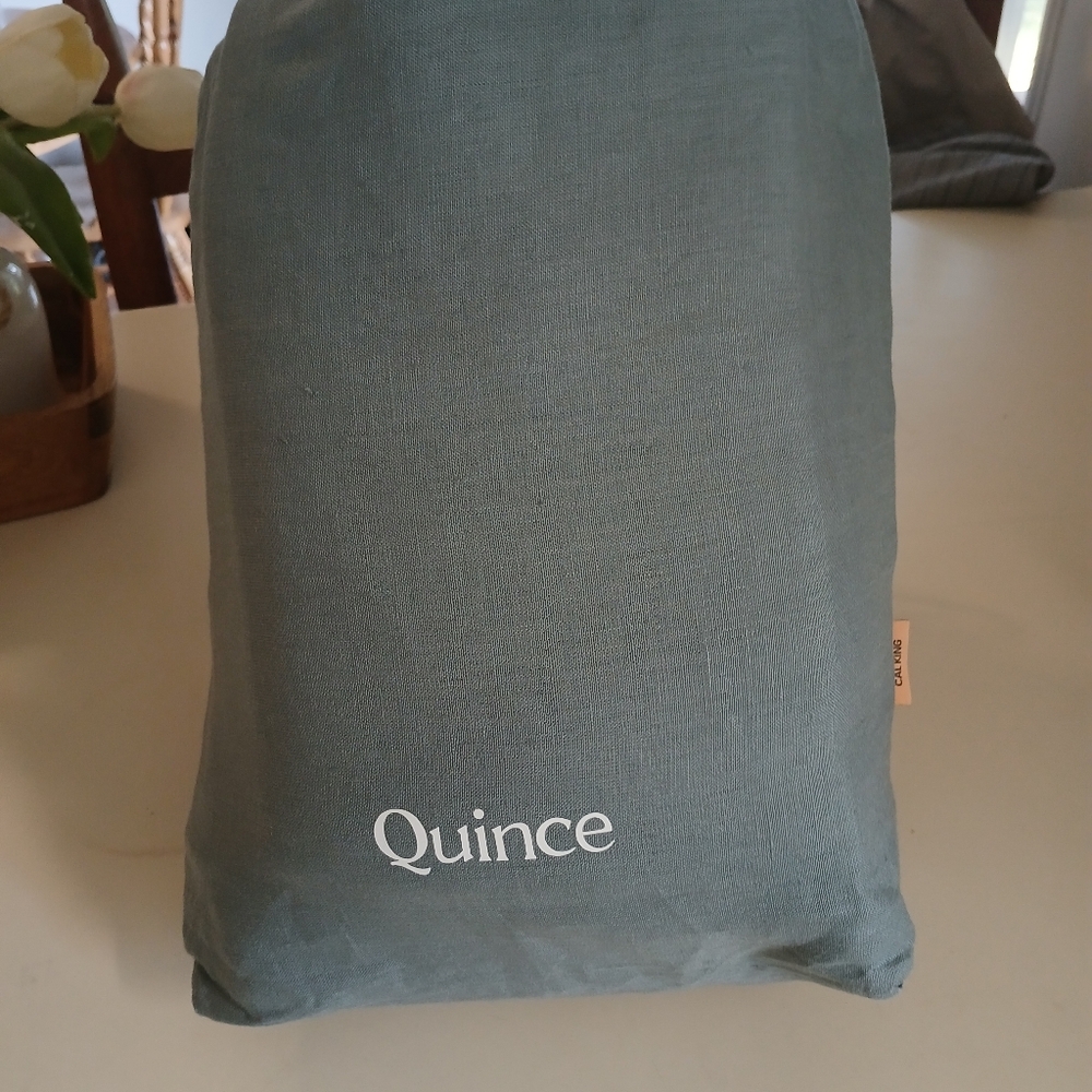 Quince Cal. King 100% linen sheet set NWOT